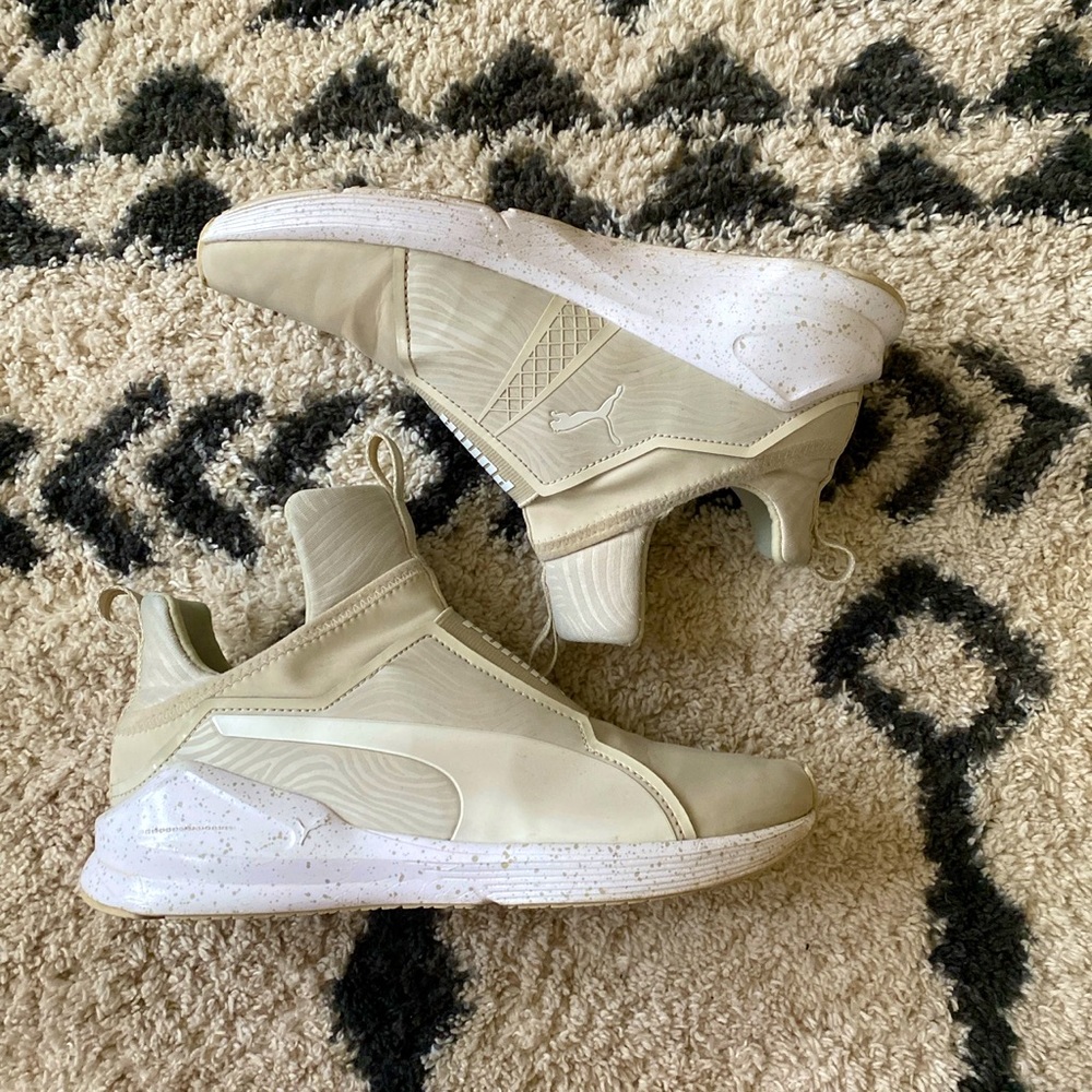 Puma Sneakers